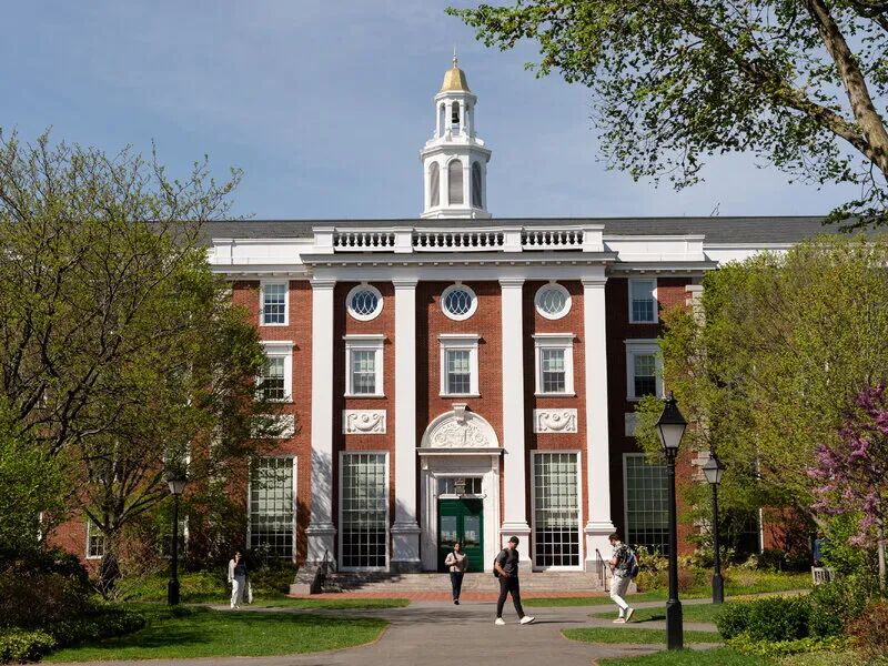 Trump Administration Says It Is Halting Harvard's Ability to Enroll International Students - The New York Times